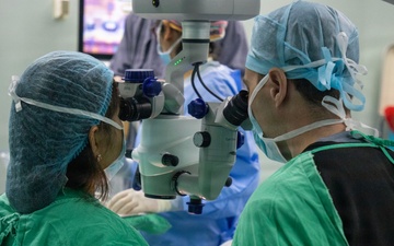 U.S. Army Western Hemisphere Command Surgeon visits doctors in Panama