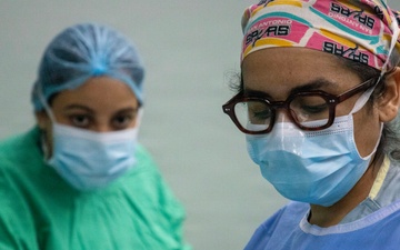 U.S. Army Western Hemisphere Command Surgeon visits doctors in Panama