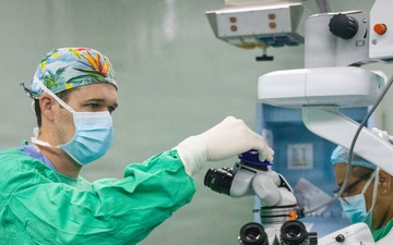 U.S. Army Western Hemisphere Command Surgeon visits doctors in Panama