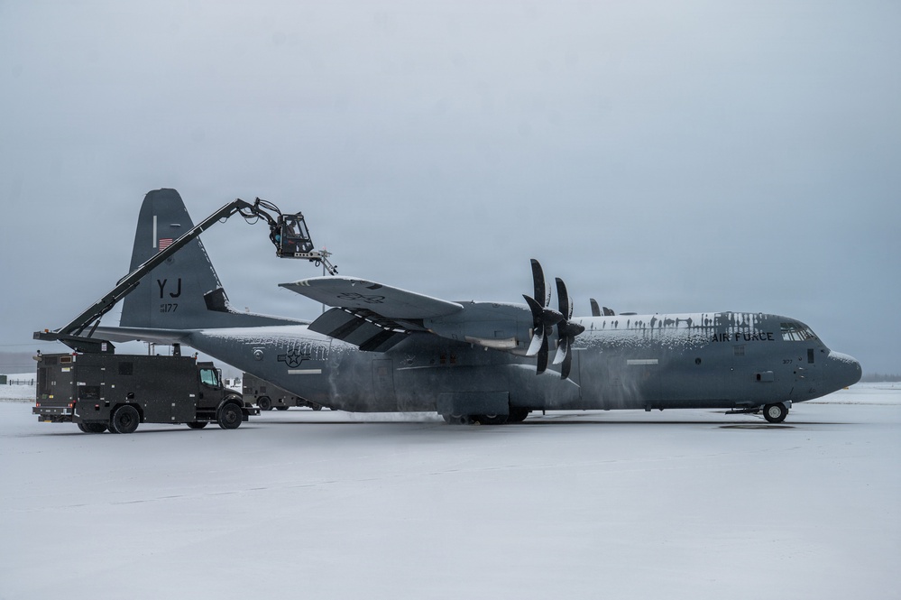 Cold Weather, Ready Aircraft: C-130J Deiced for JPMRC Operations