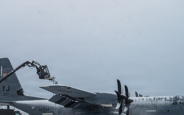 Cold Weather, Ready Aircraft: C-130J Deiced for JPMRC Operations