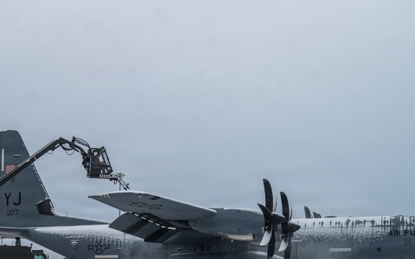 Cold Weather, Ready Aircraft: C-130J Deiced for JPMRC Operations