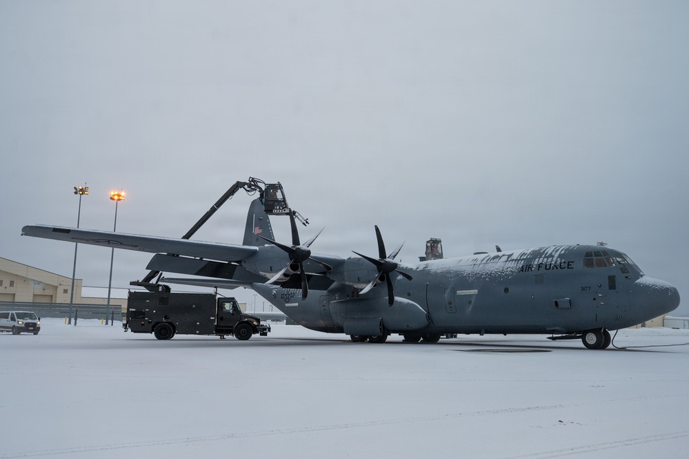 Cold Weather, Ready Aircraft: C-130J Deiced for JPMRC Operations