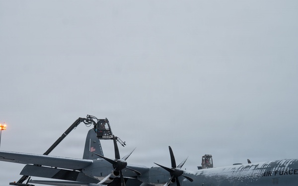 Cold Weather, Ready Aircraft: C-130J Deiced for JPMRC Operations