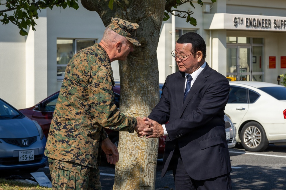 9th ESB Marines Awarded by Kin Town Mayor