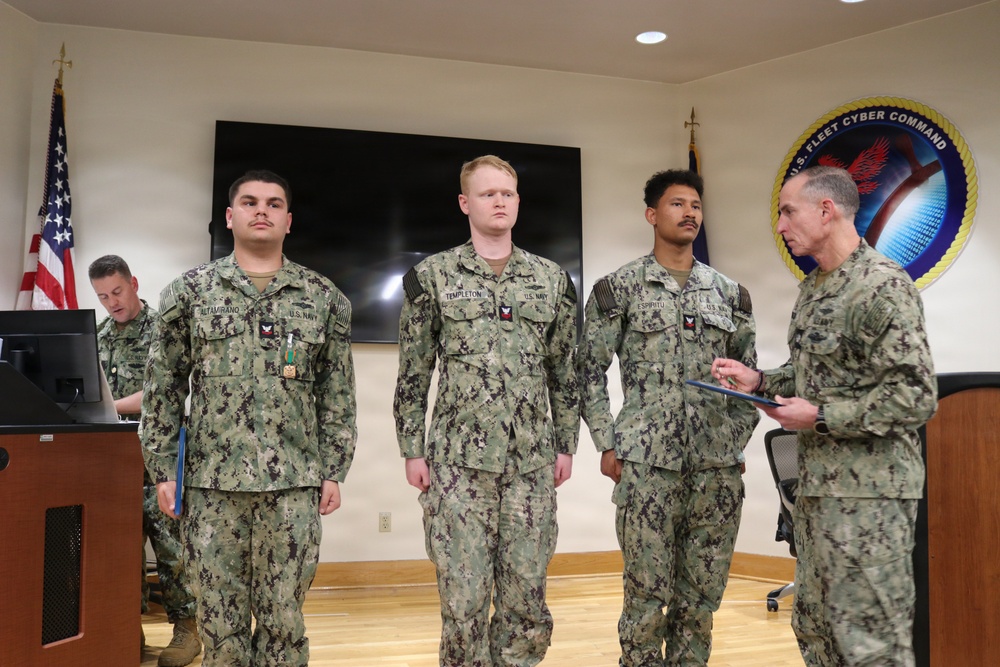 Reserve CPT CO Recognizes NIOC Pensacola Sailors for Training Support of Reserve Personnel