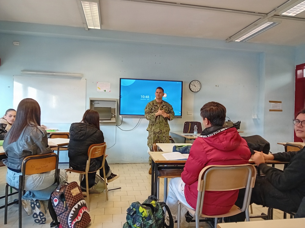 NSA Naples, Italian School Students Partner in Cultural Exchange