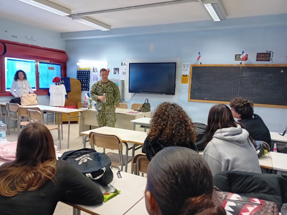 NSA Naples, Italian School Students Partner in Cultural Exchange