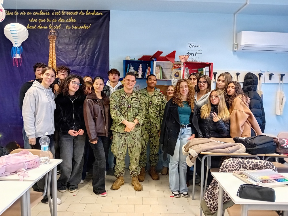 NSA Naples, Italian School Students Partner in Cultural Exchange