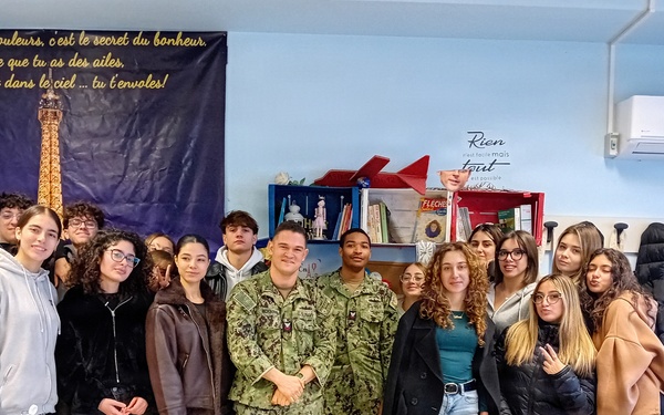 NSA Naples, Italian School Students Partner in Cultural Exchange