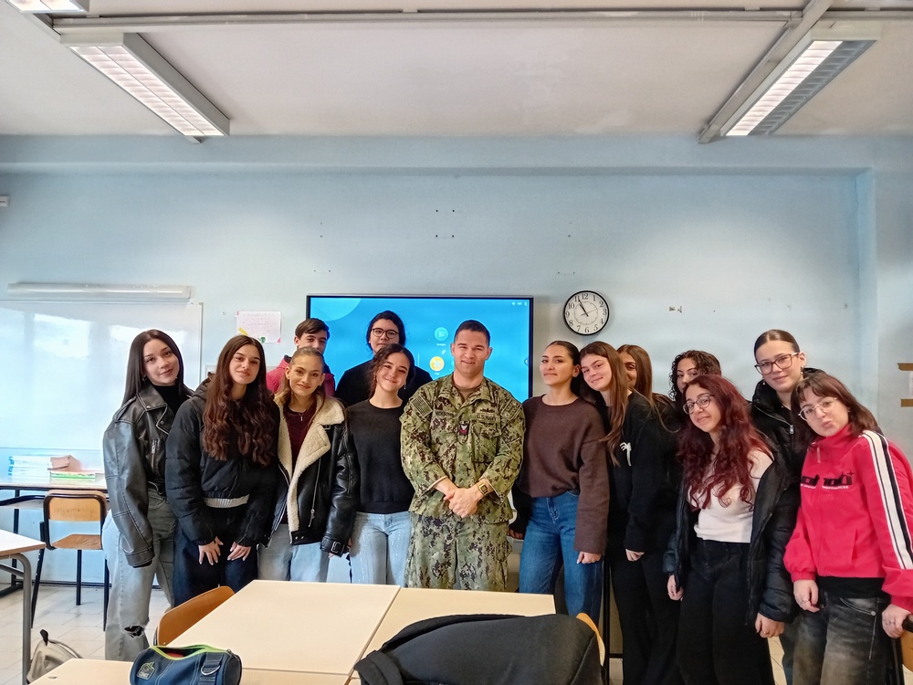 NSA Naples, Italian School Students Partner in Cultural Exchange