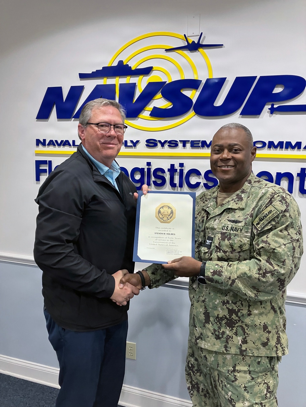 NAVSUP FLC Jacksonville executive director recognized for 40 years of service