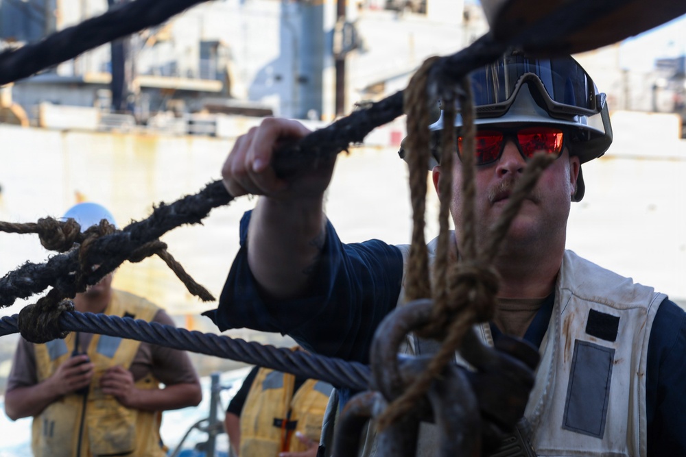USS Thomas Hudner (DDG 116) Replenishment-at-Sea