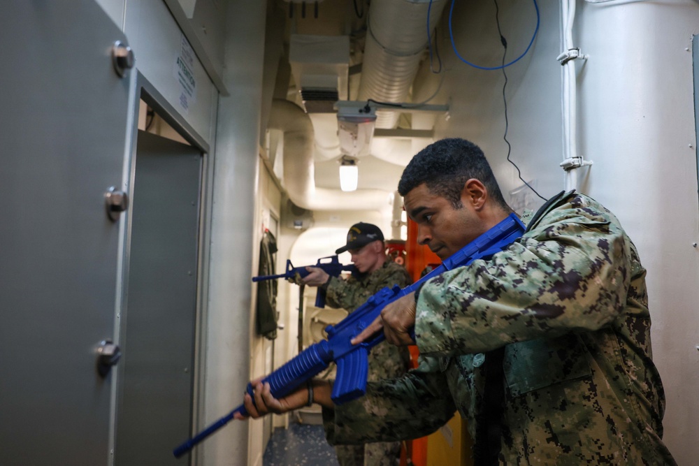USS Thomas Hudner (DDG 116) VBSS