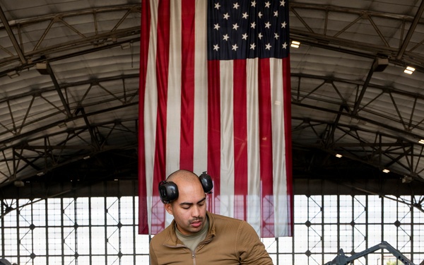 At the ready: weapons loaders battle for Q4 supremacy