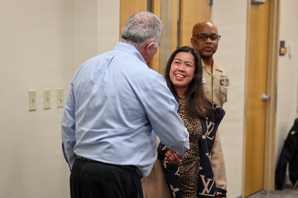 Airmen and Soldiers strengthen Fort Lee commissary recovery after winter storm