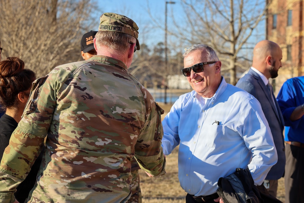 Airmen and Soldiers strengthen Fort Lee commissary recovery after winter storm