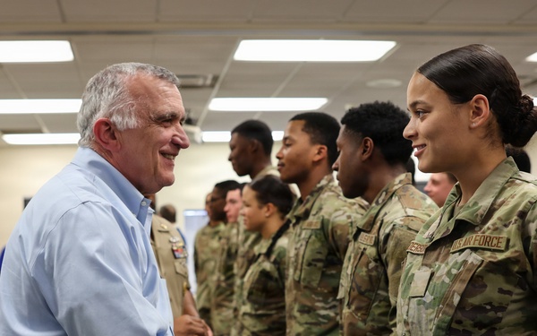 Airmen and Soldiers strengthen Fort Lee commissary recovery after winter storm
