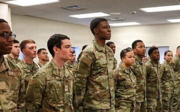 Airmen and Soldiers strengthen Fort Lee commissary recovery after winter storm