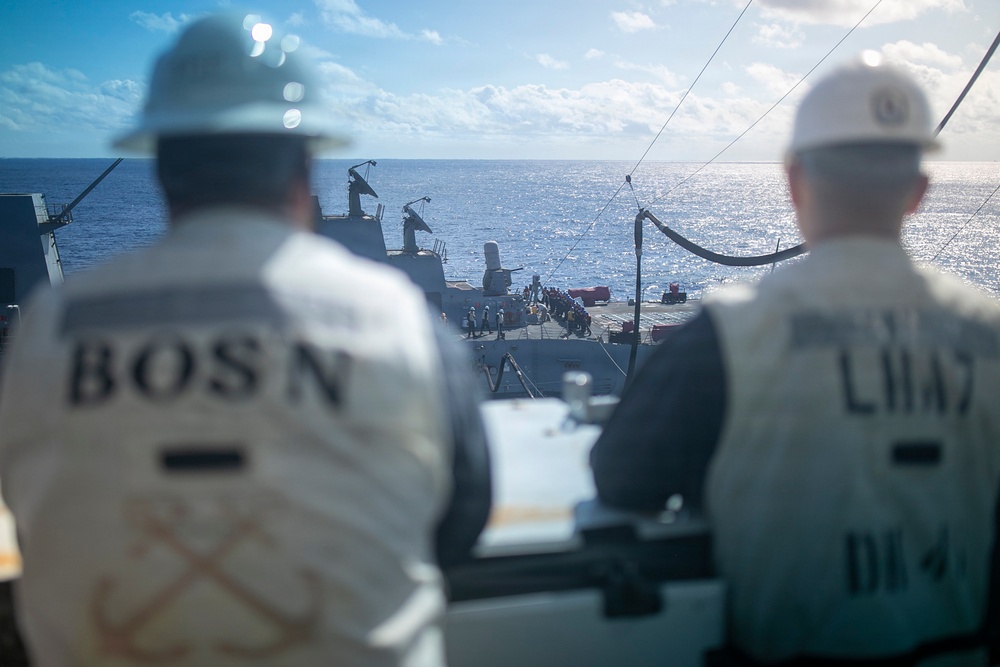 USS Tripoli Refuels USS Rafael Peralta At Sea