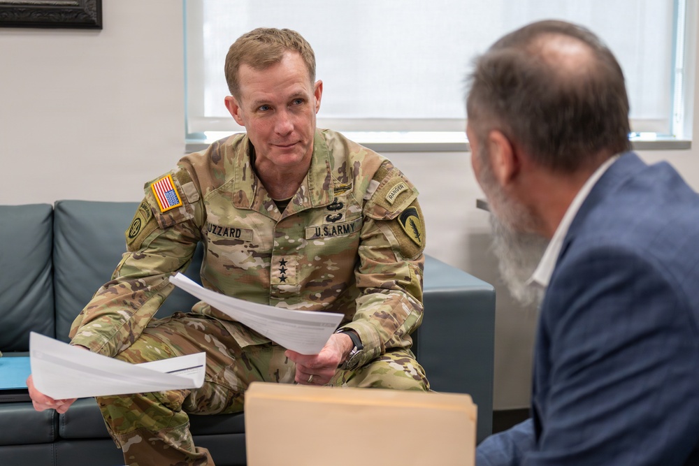 Lt. Gen. Buzzard visits the U.S. Army War College