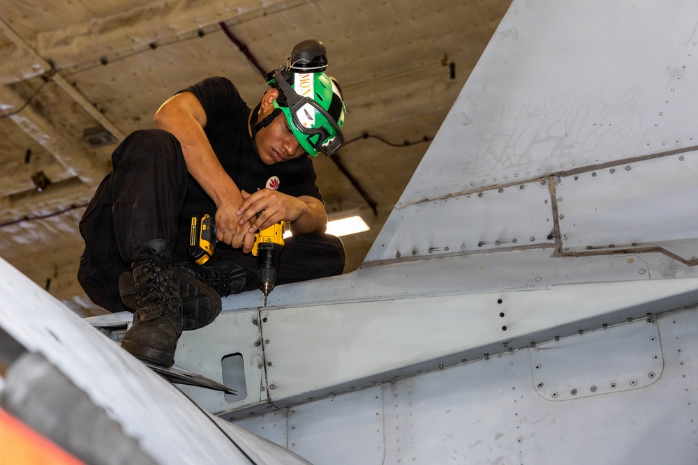 VFA-87 Routine Maintenance