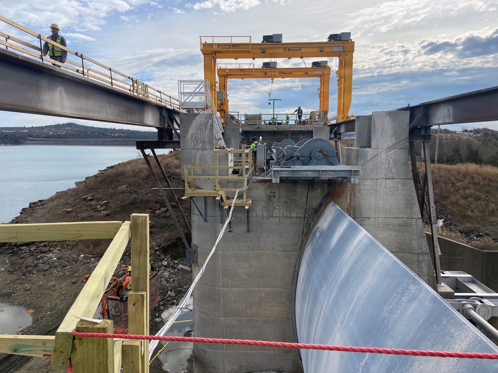 Work continues on Tenkiller spillway bridge