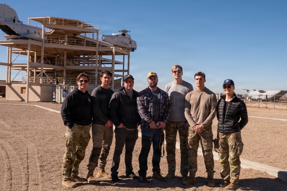 U.S. Army soldiers train on fast-rope techniques at Kirtland AFB