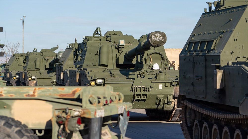 1st Armored Division Artillery Modernizes Fires with Arrival of New M109A7 Paladins