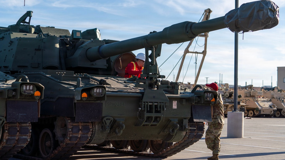 1st Armored Division Artillery Modernizes Fires with Arrival of New M109A7 Paladins