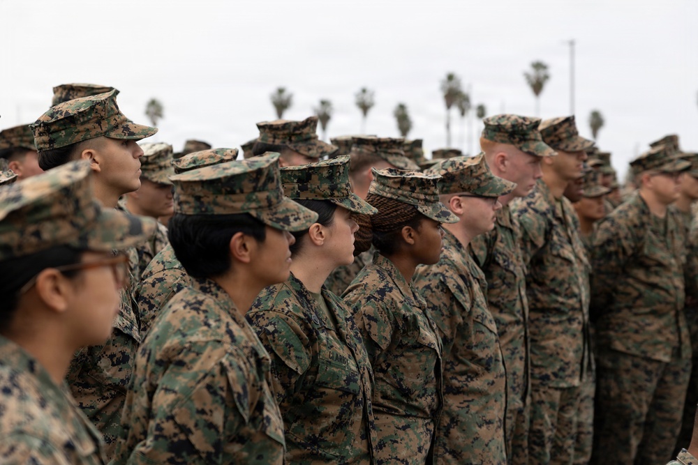 The Commandant, Gen. Eric M. Smith visits with 11th MEU Marines, Sailors