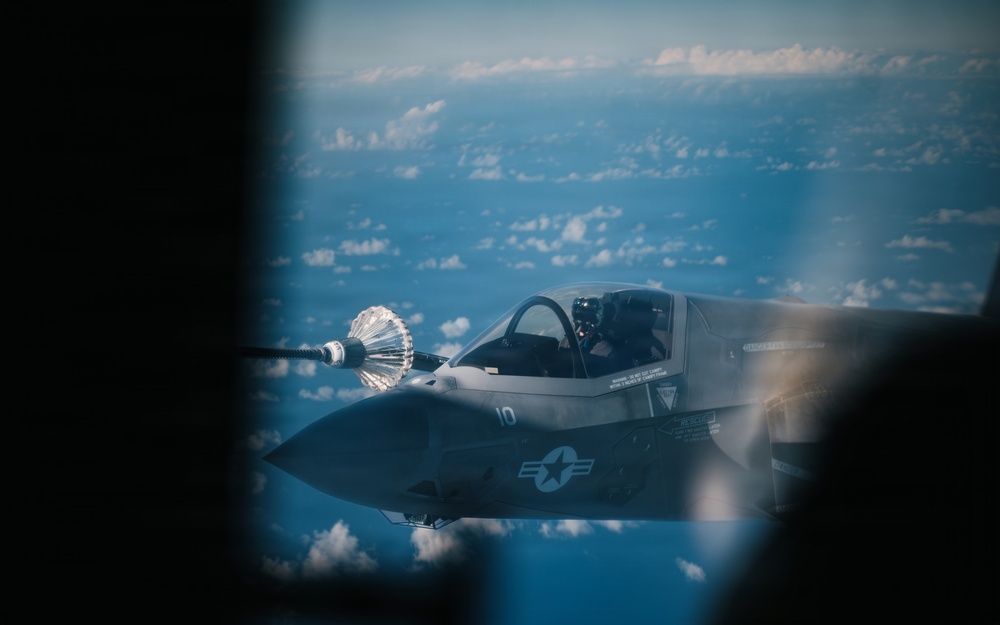 USMC F-35s refuel with the 71st ERS over SOUTHCOM AOR