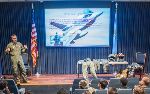 FC Tulsa visits 138th Fighter Wing