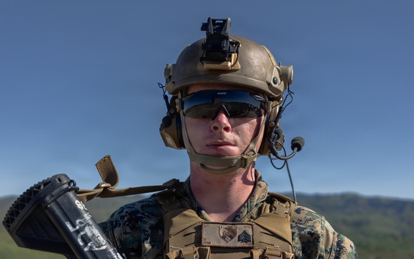 U.S. Marines with Charlie Company, 1st Battalion, 25th Marine Regiment, 4th Marine Division conduct ILOC at Marine Corps Base Camp Pendleton