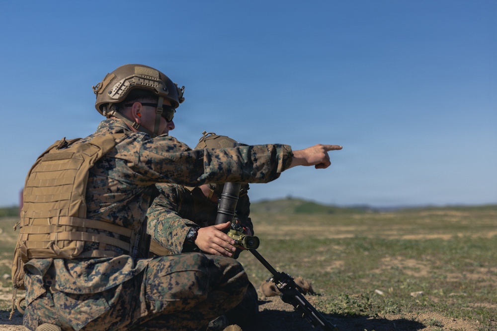 U.S. Marines with Charlie Company, 1st Battalion, 25th Marine Regiment, 4th Marine Division conduct ILOC at Marine Corps Base Camp Pendleton