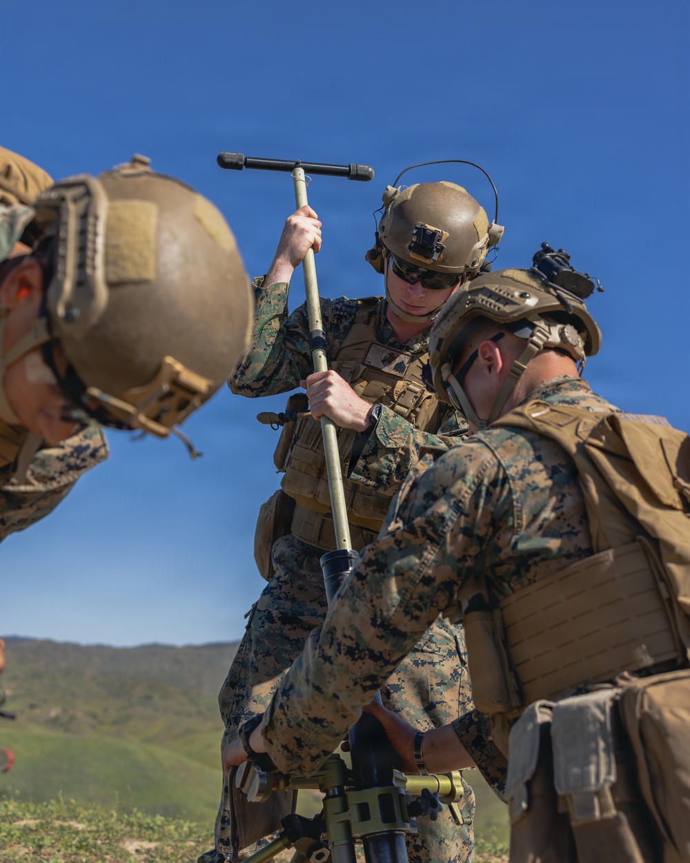 U.S. Marines with Charlie Company, 1st Battalion, 25th Marine Regiment, 4th Marine Division conduct ILOC at Marine Corps Base Camp Pendleton