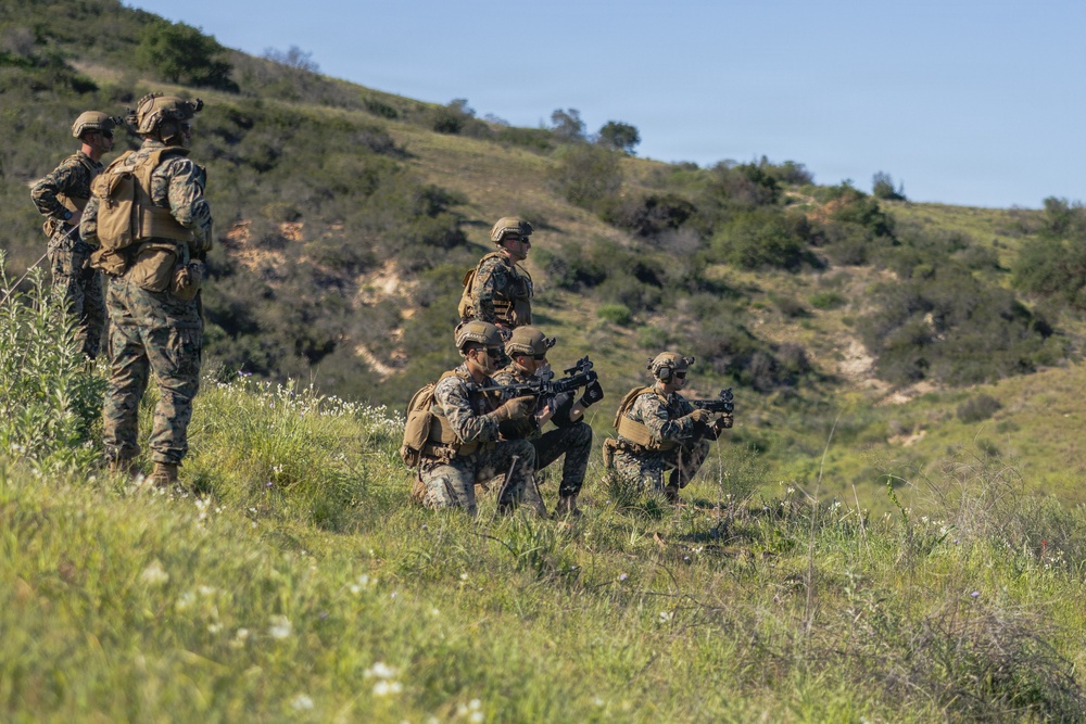 U.S. Marines with Charlie Company, 1st Battalion, 25th Marine Regiment, 4th Marine Division conduct ILOC at Marine Corps Base Camp Pendleton