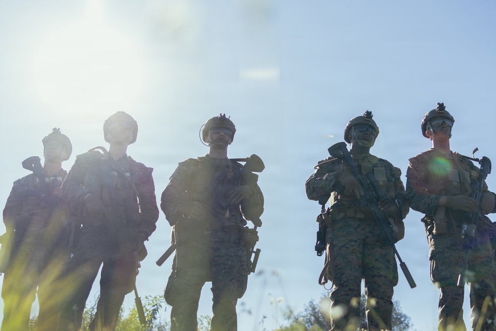 U.S. Marines with Charlie Company, 1st Battalion, 25th Marine Regiment, 4th Marine Division conduct ILOC at Marine Corps Base Camp Pendleton