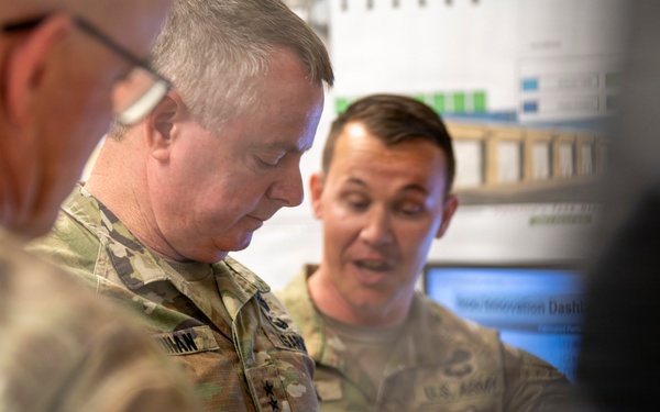 1AD hosts AMC CG on Fort Bliss Transformation visit