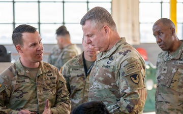 1AD hosts AMC CG on Fort Bliss Transformation visit