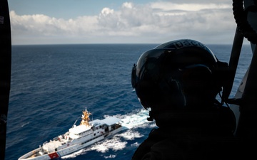 Coast Guard Air Station Barbers Point conducts training with CGC Oliver Berry (WPC 1124)