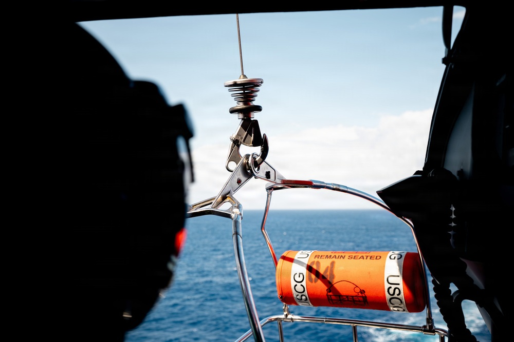 Coast Guard Air Station Barbers Point conducts training with CGC Oliver Berry (WPC 1124)