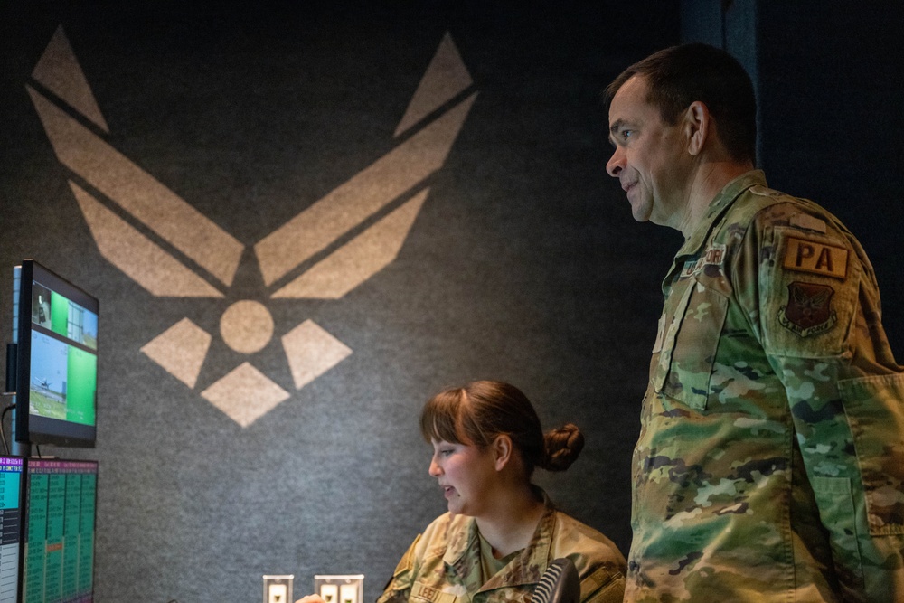 Brig. Gen. Allen Heritage Visits the 2d Audiovisual Squadron