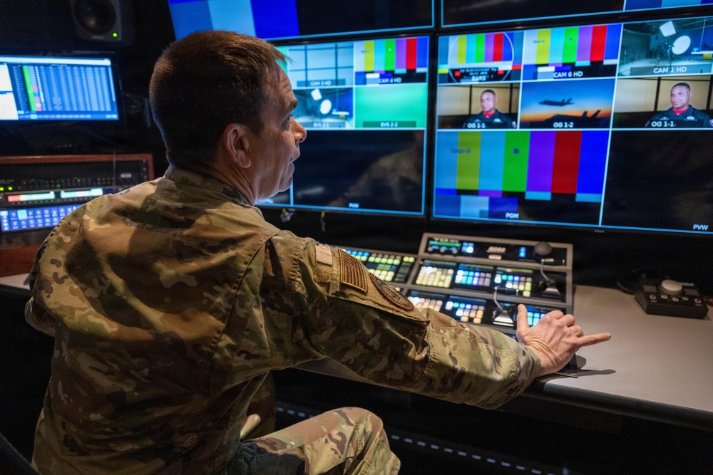Brig. Gen. Allen Heritage Visits the 2d Audiovisual Squadron