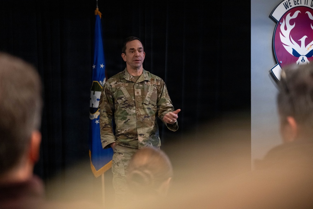Brig. Gen. Allen Heritage Visits the 2d Audiovisual Squadron