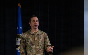 Brig. Gen. Allen Heritage Visits the 2d Audiovisual Squadron