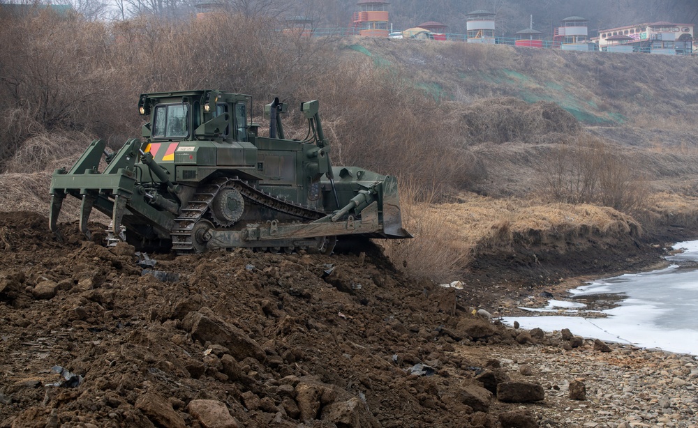 Champion Brigade Improves Riverbanks for Bridging