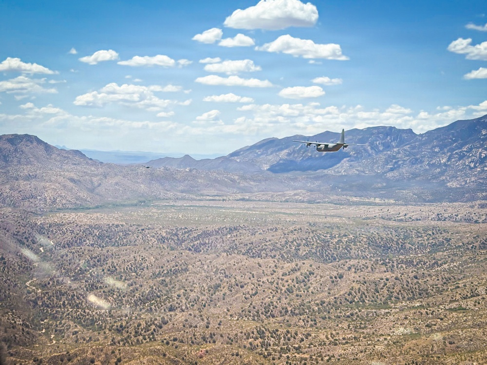 New Zealand and Dyess fly together in Arizona