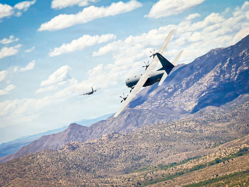 New Zealand and Dyess fly together in Arizona