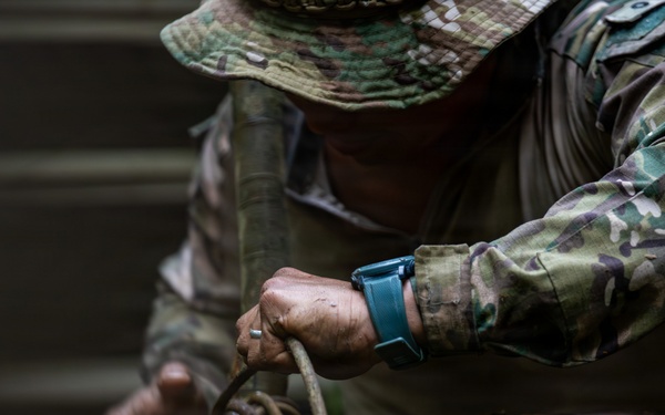 Jungle Operations Training Course - Panama 26-03: Primitive Fire and Shelter Crafting